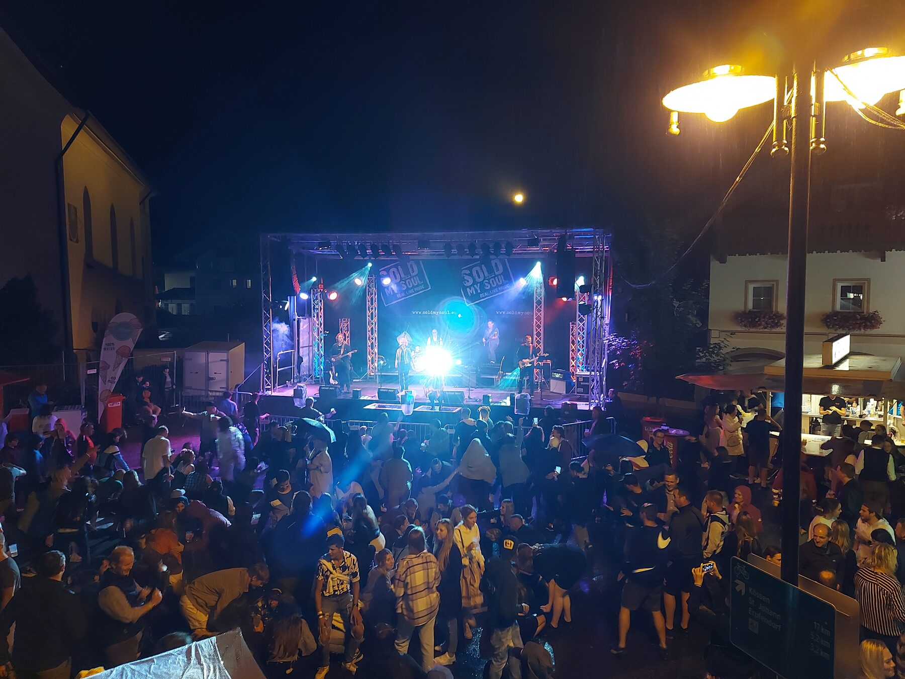 Open-Air-Konzert mit Publikum